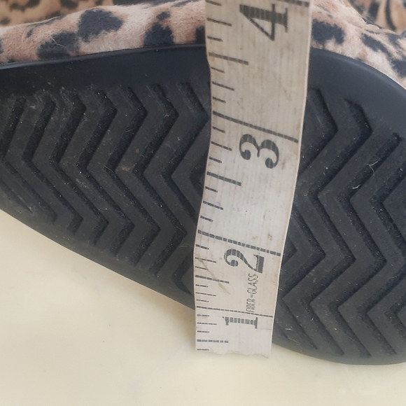 Charlotte Russe CHEETAH Animal print pumps Ankle strap Chunky heel sz 6 fits 8.5 - Picture 10 of 15